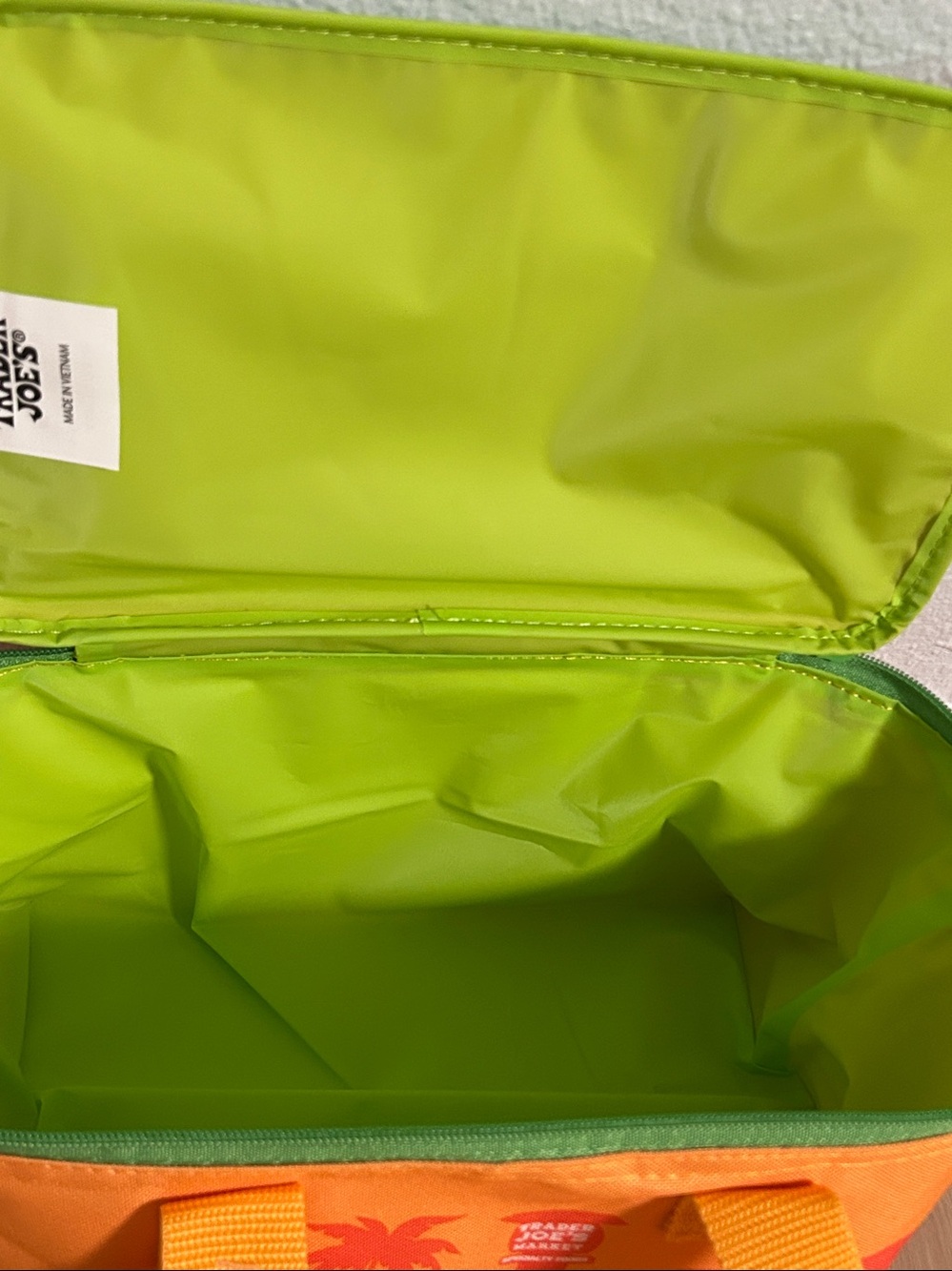 Trader Joe's Mini Insulated Lunch Bag in Bright Orange with Green Accents NEW - Picture 13 of 15